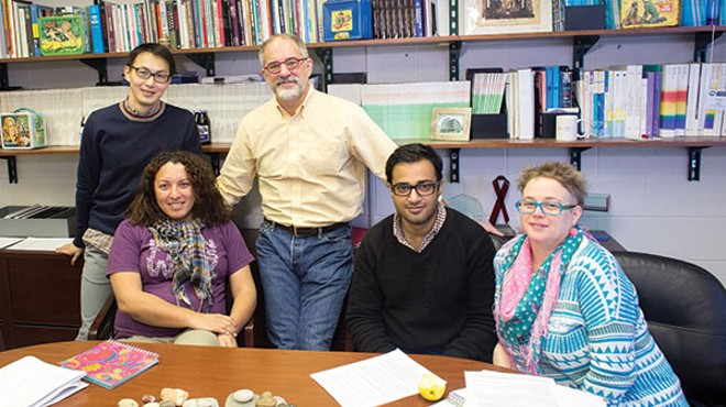 International scholars meet with the University of Pittsburgh's Ron Stall
