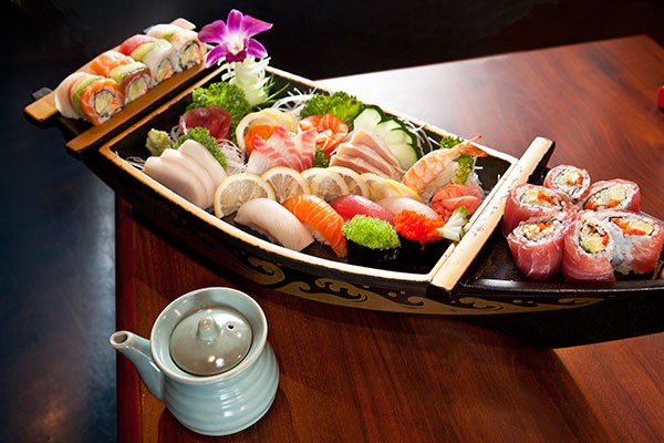 Sushi boat for two