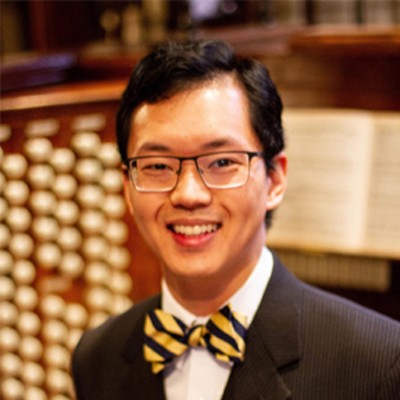 Organist Aaron Tan