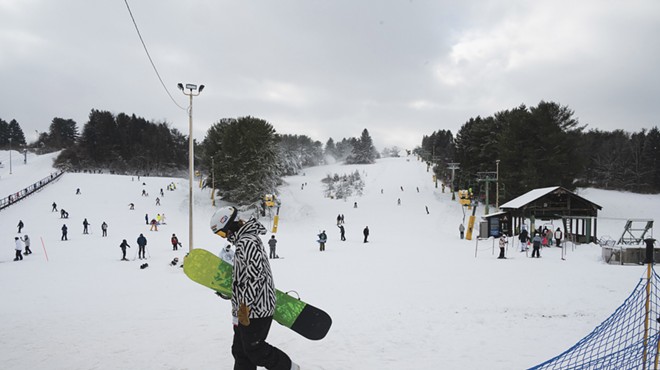 Boyce Park Ski Slopes battle warm temperatures, rain to stay open through the winter