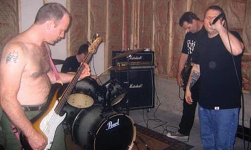 Punks wed; seminal '90s group The Pist reunites for Pittsburgh show