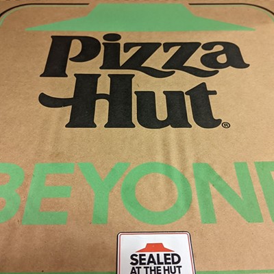 Talkin' Snack: Pizza Hut Beyond Italian Sausage pizza review