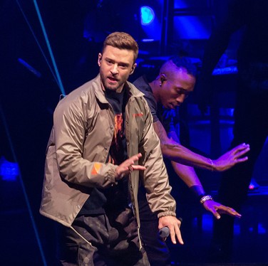 Justin Timberlake makes all the ladies swoon at PPG Paints