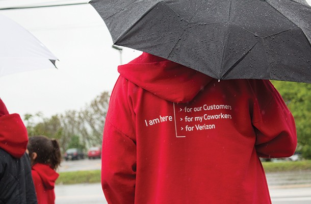 Verizon, CWA agree to contract; little guy's news story is pulled