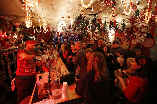 Drink and be merry at these Pittsburgh holiday pop-up bars (3)