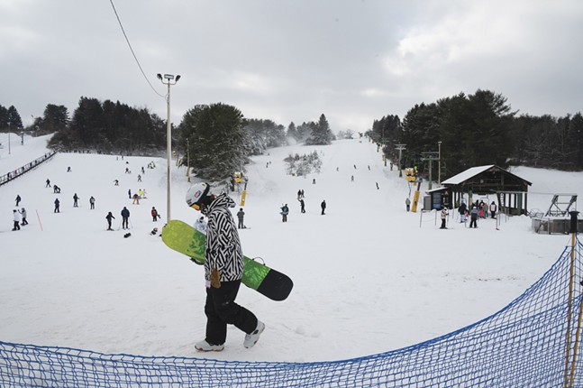 Boyce Park Ski Slopes battle warm temperatures, rain to stay open through the winter