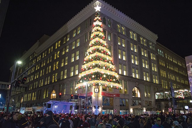 Bang a gong: A look at Pittsburgh-centric holiday traditions