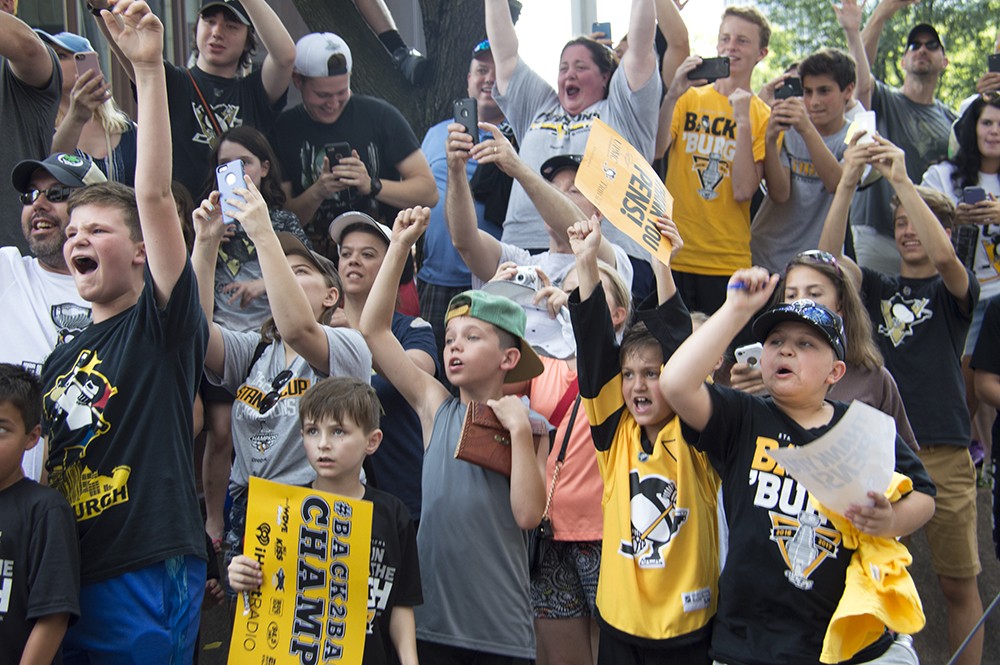 Pittsburgh Penguins fans cram into Downtown for the city's Stanley Cup  victory parade