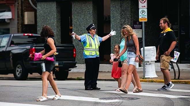 Squirrel Hill community honors beloved retiring crossing guard